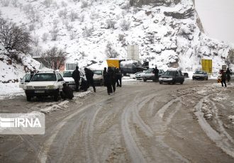 بارش برف و باران در محورهای ۱۱ استان/از سفرهای غیرضروری پرهیز شود
