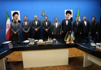 دیدار رئیس اتاق بازرگانی ازبکستان و هیات تجاری با وزیر صمت در تهران دیدار رئیس اتاق بازرگانی ازبکستان و هیات تجاری با وزیر صمت در تهران
