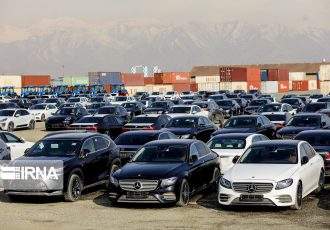 رئیس کل گمرک : واردات خودرو و تلفن همراه مشمول دریافت ضمانت‌نامه بانکی شد