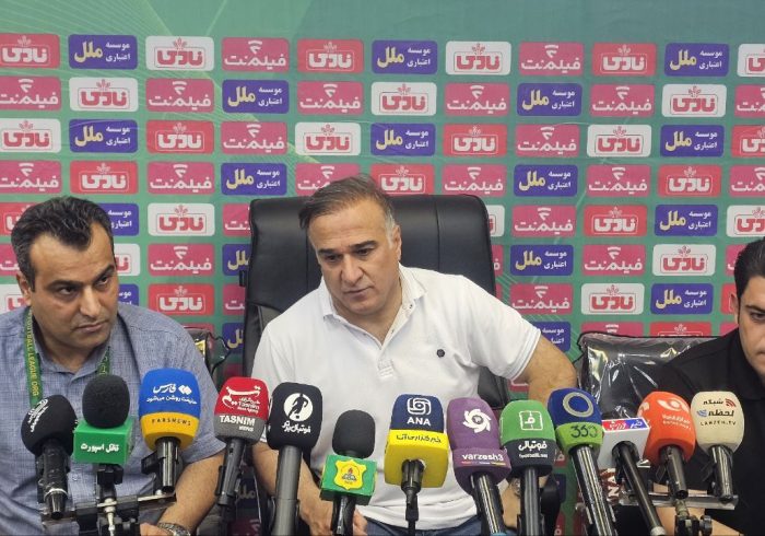 سرمربی پیکان: داور سَر ما را برید