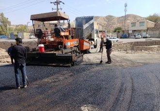 تکمیل آسفالت مسیر ارتباطی نمره هشت تا گلزار شهدا توسط شهرداری مسجدسلیمان