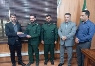 تقدیر از هفت سال تلاش رضا آذریان و معارفه سید حجت الله احمدی پور به عنوان فرمانده جدید بسیج شهرداری مسجدسلیمان