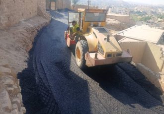 استمرار عملیات آسفالت معابر بازار چشمه‌علی گامی جدید در بهبود زیرساخت‌های شهری