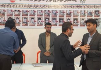 برپایی میز خدمت شهرداری مسجدسلیمان در مصلی نماز جمعه