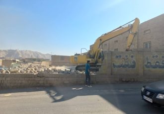 آغاز عملیات احداث چمن مصنوعی در منطقه کاروانسرای کلگه آغاز عملیات احداث چمن مصنوعی در منطقه کاروانسرای کلگه