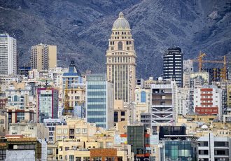 احتکار ۳۷ میلیون مترمربع ملک توسط بانک‌ها، عامل تشدید قیمت مسکن است
