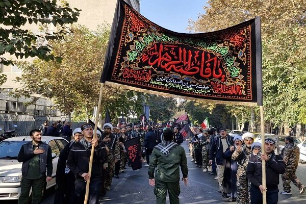 نمایش اقتدار و همدلی در اجتماع بزرگ بسیجیان شهرداری تهران نمایش اقتدار و همدلی در اجتماع بزرگ بسیجیان شهرداری تهران