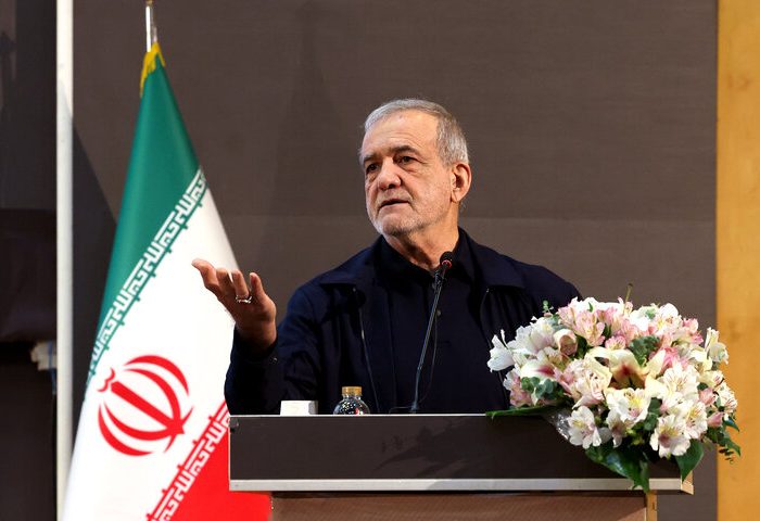 پزشکیان: نقش مراکز علمی در حل مسائل کشور تعیین کننده است پزشکیان: نقش مراکز علمی در حل مسائل کشور تعیین کننده است