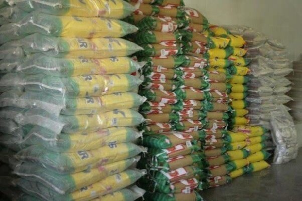 کشف ۵۰ تُن برنج و ۱۰ تُن کود احتکاری به ارزش ۸۶۰ میلیارد در حمیدیه کشف ۵۰ تُن برنج و ۱۰ تُن کود احتکاری به ارزش ۸۶۰ میلیارد در حمیدیه